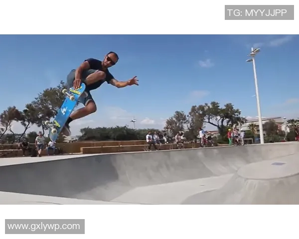 滑板专题:深入探讨上海滑板队的技术创新与训练方法 滑板专题:深入探讨上海滑板队的技术创新与训练方法